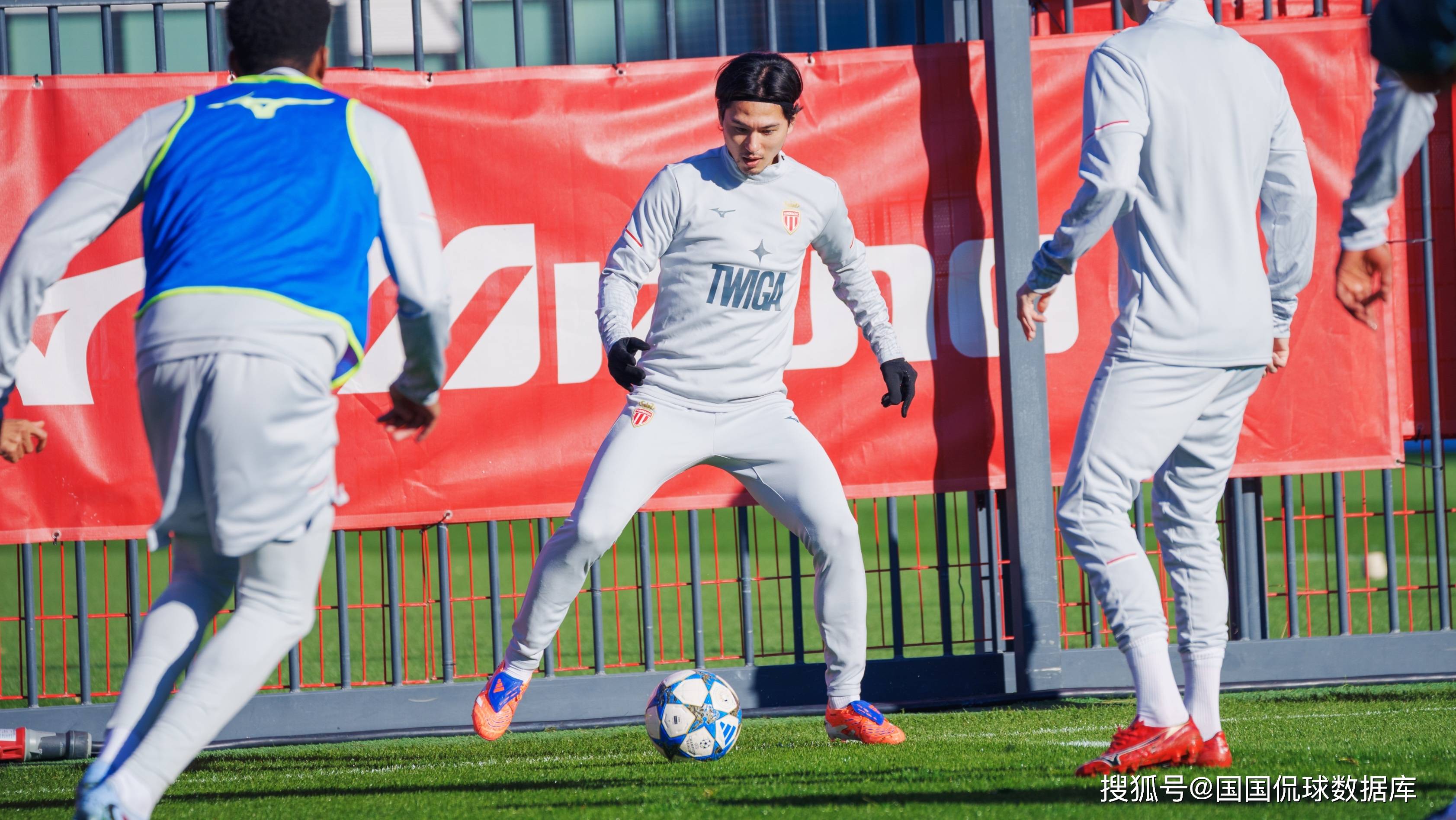 本菲卡迎西甲关键赛，今晚战术微调，管理层满意，心理建设被强调的简单介绍